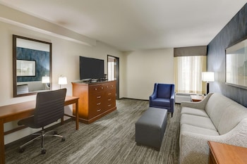 Suite, 1 King Bed with Sofa bed (Upper Floor, Sofa Sleeper, 2 Rooms)