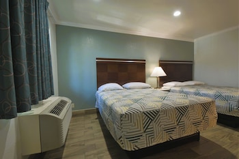 Standard Room, 2 Queen Beds, Smoking