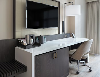 Corner King Balcony Room