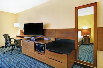 Room, 2 Queen Beds, Accessible Bathtub