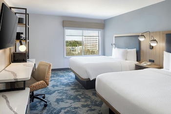 Room, 2 Queen Beds, Accessible Bathtub