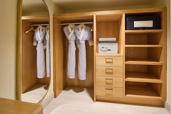 Suite (Marbella)