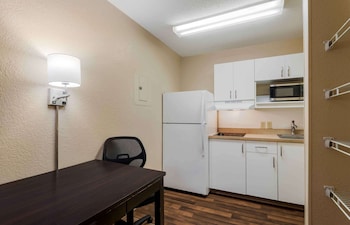 Studio, 1 Queen Bed, Non Smoking