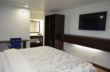 Standard Room, 1 King Bed, Accessible