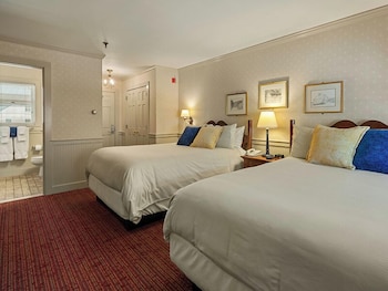 Classic Room, 2 Queen Beds, Balcony