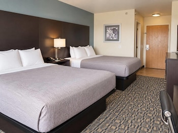 Premium Room, 2 Queen Beds, Non Smoking (Upgrade)