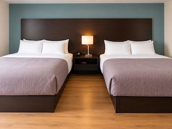 Room, 2 Queen Beds, Non Smoking (Upgrade)
