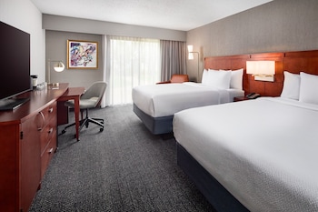 Room, 2 Queen Beds (Mobility Accessible, Roll-in Shower)