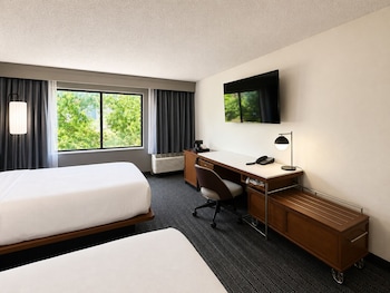 Room, 2 Double Beds (Mobility/Hearing Access, Roll-In Shwr)