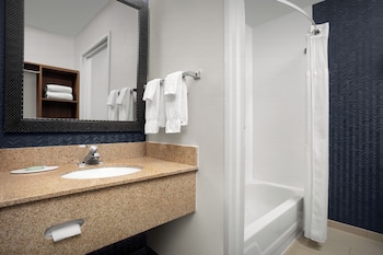 Room, 2 Queen Beds (Hearing Accessible)