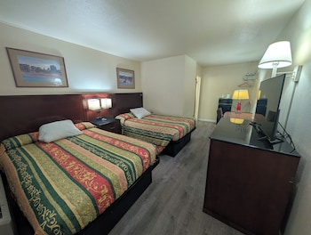 Standard Room, 2 Double Beds, Non Smoking