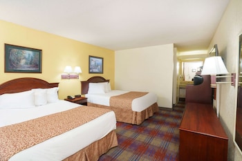 Room, 2 Queen Beds, Accessible, Non Smoking (Mobility Accessible)