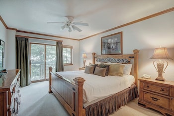 Condo, 2 Bedrooms