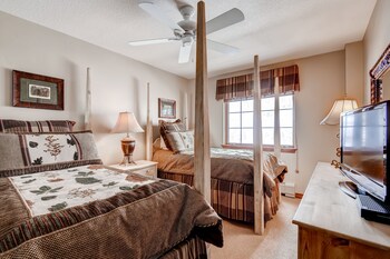Premier Condo, 2 Bedrooms