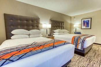 Suite, 2 Queen Beds, Accessible (Sofa Sleeper, Tub, 2 Rooms)