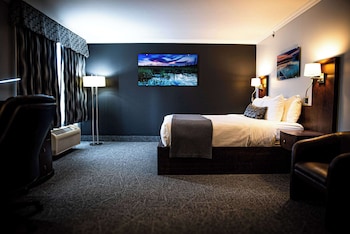 Standard Room, 1 Queen Bed, Non Smoking (Top Floor)