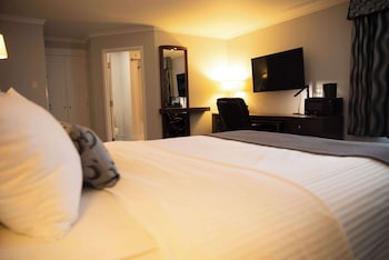 Standard Room, 1 Queen Bed, Non Smoking (Top Floor)