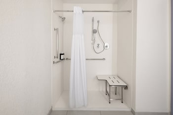 Standard Room, 1 Queen Bed, Mobility Accessible