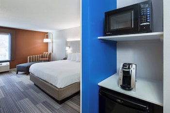 Standard Room, 1 King Bed, Accessible (Communications, Roll In Shower)