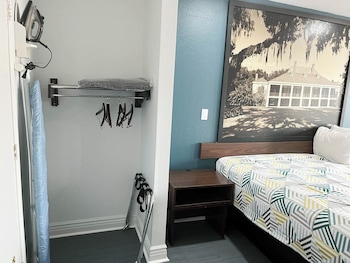 Standard Room, 1 King Bed, Smoking, Refrigerator & Microwave