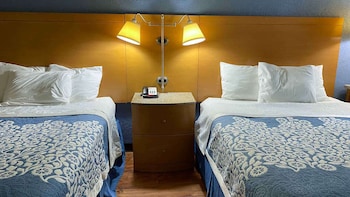 Standard Room, 2 Queen Beds, Non Smoking