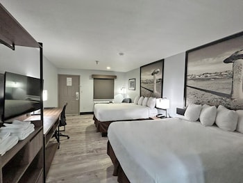Standard Room, 2 Queen Beds, Non Smoking