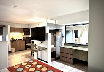 Standard Apartment, 1 King Bed, Non Smoking, Kitchen (with Sofabed, Full Kitchen)