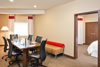 Deluxe Suite, 1 King Bed with Sofa bed, Jetted Tub