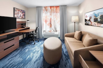 Suite, 1 King Bed with Sofa bed (Mobility Accessible, Roll-In Shower)