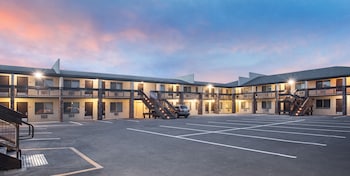 Economy Double Room, 1 King Bed (Motel) (No Pets)