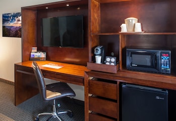 Deluxe Room, 2 Queen Beds, Refrigerator & Microwave (Hotel) (No Pets)
