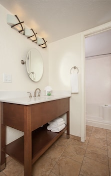 Economy Double Room, 1 King Bed (Motel) (No Pets)