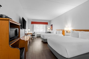 Room, 2 Queen Beds, Accessible (Roll in Shower)