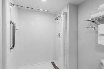 Room, 1 King Bed, Accessible
