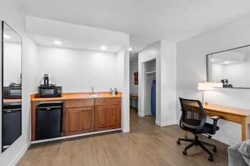 Suite, 1 King Bed