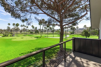 Room, 2 Queen Beds, Golf View