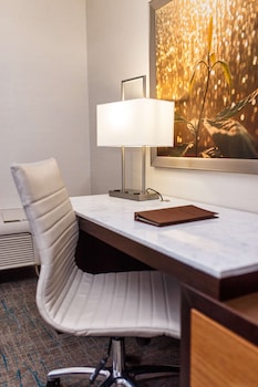 Studio Suite, 1 King Bed