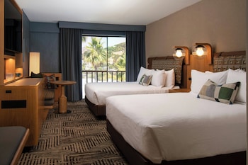 Deluxe Room, 2 Queen Beds, Patio