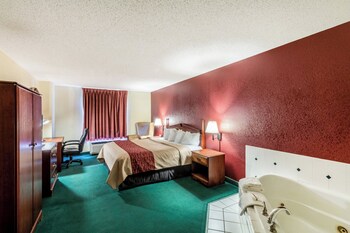 Deluxe Room, 1 King Bed, Non Smoking, Jetted Tub