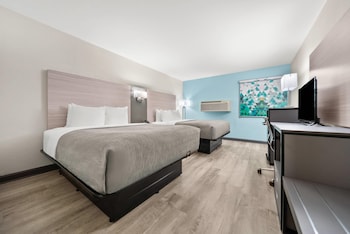 Room, 2 Queen Beds, Accessible, Non Smoking