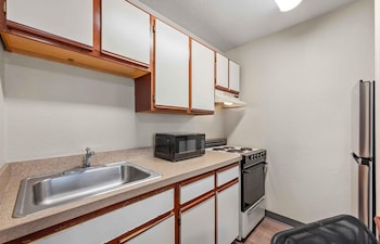 Studio, 1 Queen Bed, Non Smoking