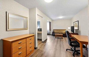 Deluxe Studio, Multiple Beds, Non Smoking