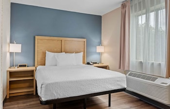 Deluxe Studio, 1 Queen Bed with Sofa bed, Non Smoking