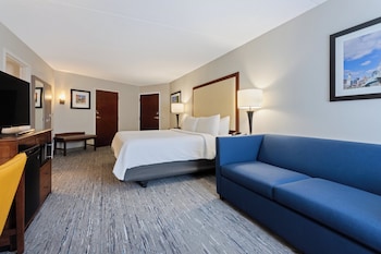 Suite, 1 King Bed, Accessible Bathtub (Mobility)