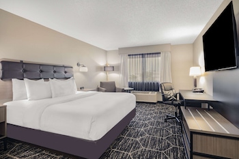 Family Suite, 1 King Bed, Non Smoking (Deluxe)