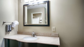 Standard Room, 2 Queen Beds, Accessible, Bathtub