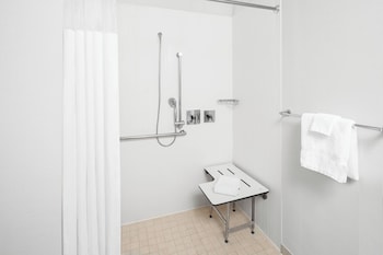 Room, 2 Queen Beds, Hearing Accessible