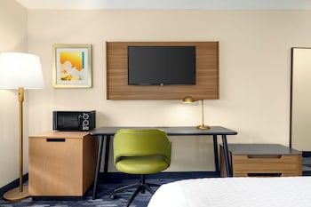 Room, 1 King Bed (Mobility/Hearing Access, Transf Shwr)