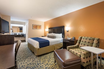 Standard Room, 1 King Bed, Smoking, Refrigerator & Microwave