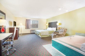 Studio Suite, 1 King Bed, Non Smoking